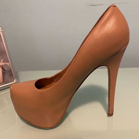 Platform Heels - Picture 2 of 2